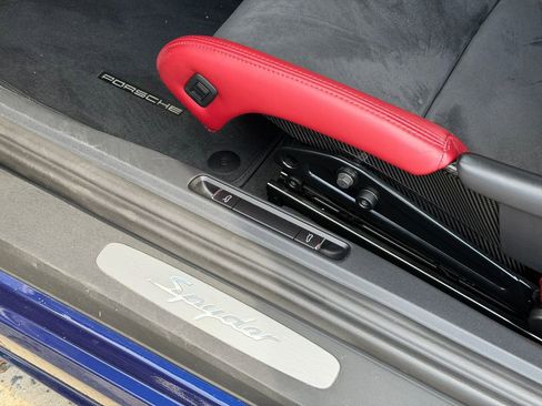 Used 2021 Porsche 718 Boxster Spyder RWD image 18