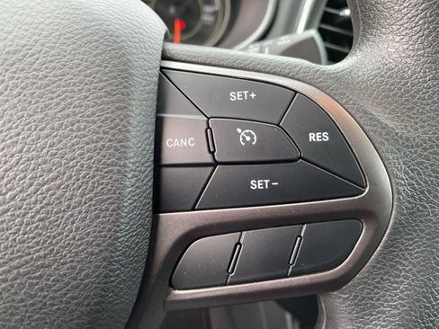 Certified 2021 Jeep Cherokee Latitude w/ Safety Group image 20