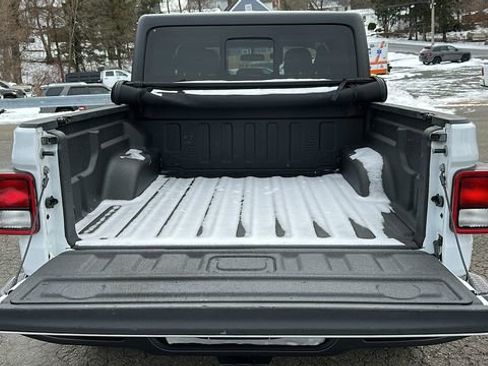 Used 2022 Jeep Gladiator Sport image 24