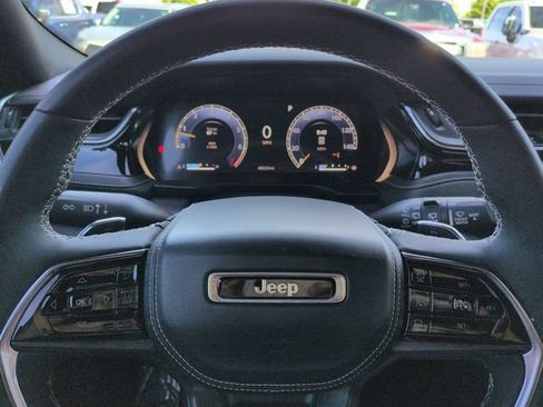 Used 2023 Jeep Grand Cherokee L Overland AWD/4WD image 30