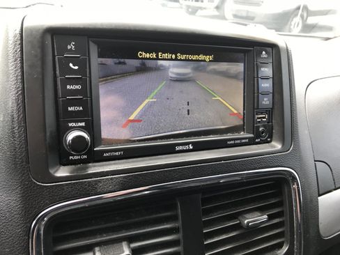 Used 2016 Dodge Grand Caravan R/T FWD image 15
