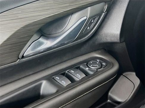 Used 2022 GMC Terrain SLE w/ LPO, Floor Liner Package image 18