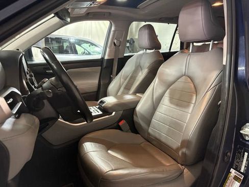 Used 2020 Toyota Highlander XLE image 17