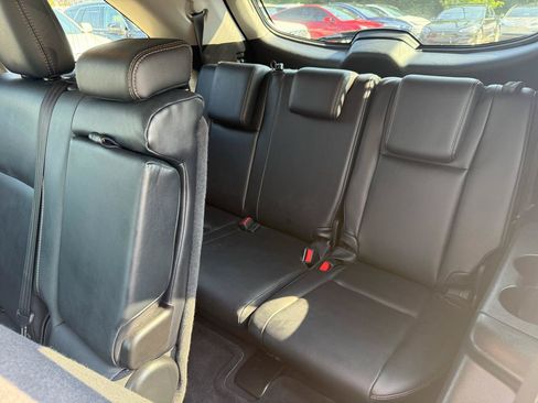 Used 2017 Toyota Highlander XLE FWD image 15