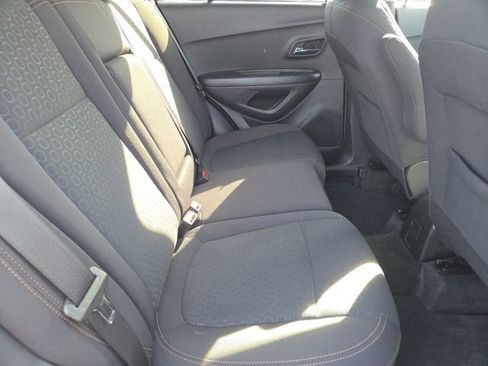 Used 2022 Chevrolet Trax LS w/ Tint and Cruise Package image 22