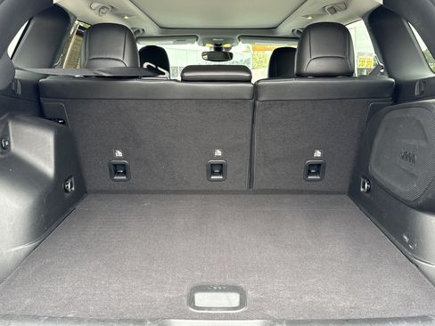 Used 2022 Jeep Cherokee Limited image 30