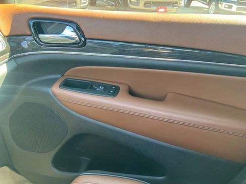 Certified 2021 Jeep Grand Cherokee Overland AWD/4WD image 19