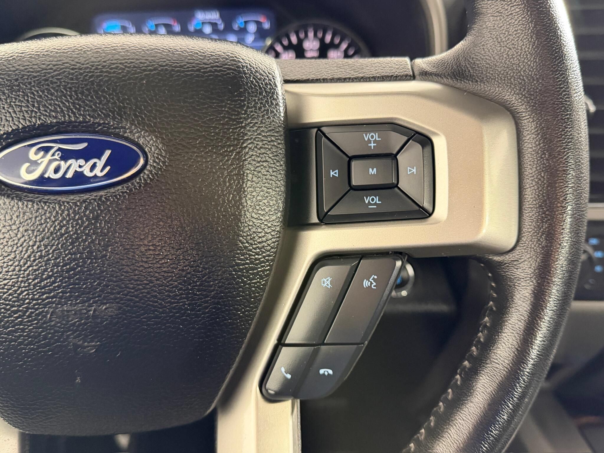 Used 2017 Ford F150 Lariat w/ Equipment Group 501A Mid AWD/4WD image 41