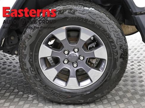 Used 2018 Jeep Wrangler Unlimited Sahara AWD/4WD image 30