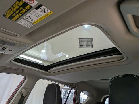 Used 2016 Toyota RAV4 XLE image 16