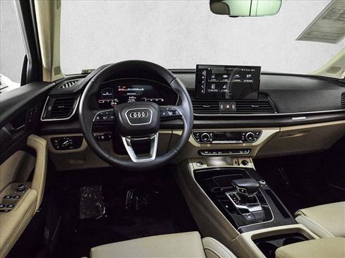 Used 2023 Audi Q5 2.0T Premium Plus w/ Premium Plus Package AWD/4WD image 19
