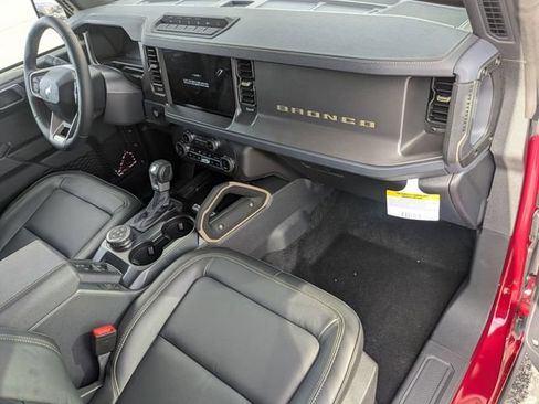 New 2025 Ford Bronco Badlands w/ Sasquatch Package AWD/4WD image 23