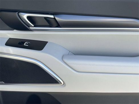 New 2025 Kia Telluride S image 21