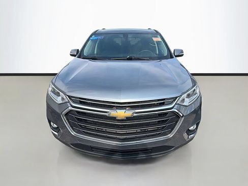 Used 2020 Chevrolet Traverse LT FWD image 2