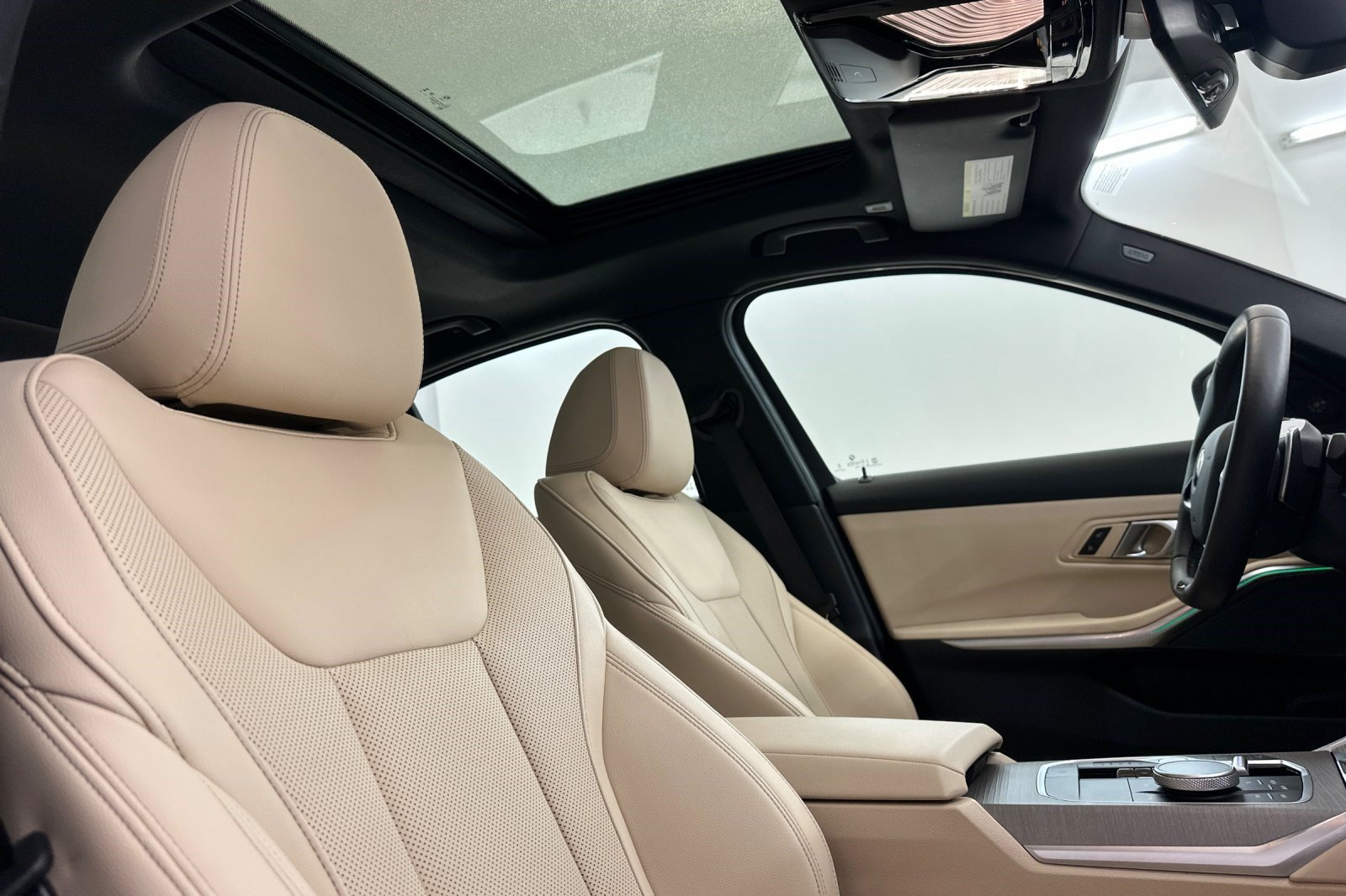 Certified 2025 BMW 330i Sedan RWD image 26