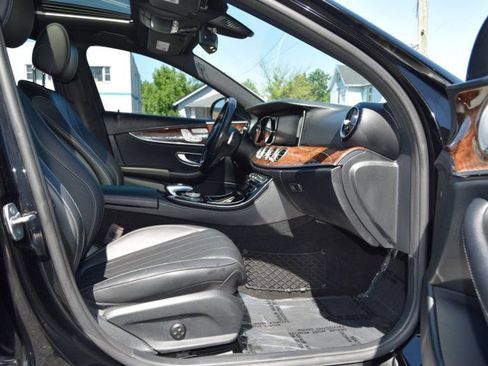 Used 2017 Mercedes-Benz E 300 4MATIC image 31