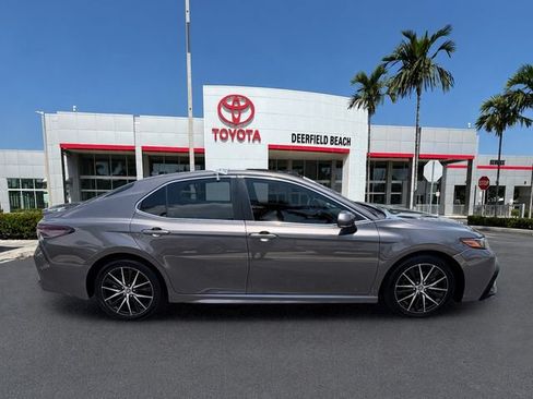 Used 2023 Toyota Camry SE FWD image 8