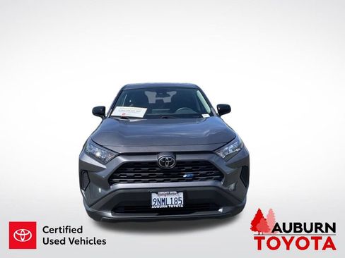 Used 2022 Toyota RAV4 LE AWD/4WD image 3