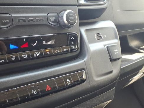 Used 2024 RAM ProMaster 2500 w/ Convenience Group FWD image 19