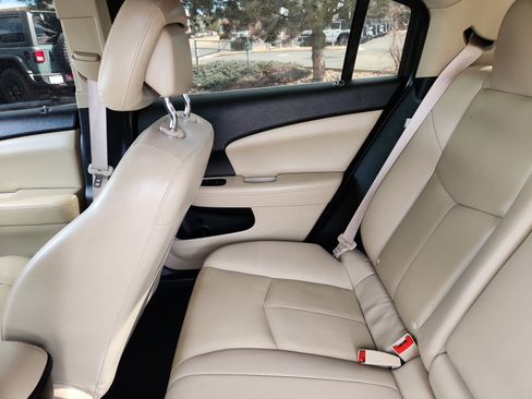 Used 2011 Chrysler 200 Limited image 17