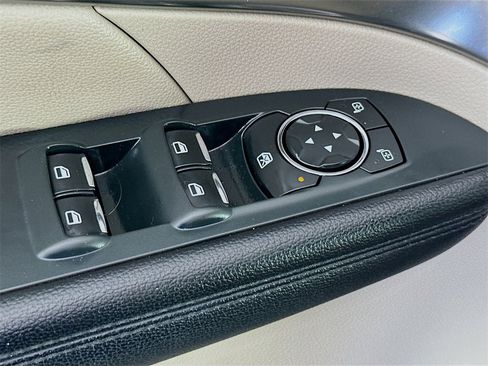 Used 2018 Ford Explorer XLT w/ Equipment Group 202A image 18