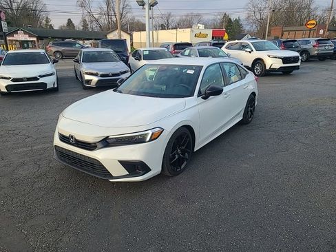 Used 2023 Honda Civic Sport image 2