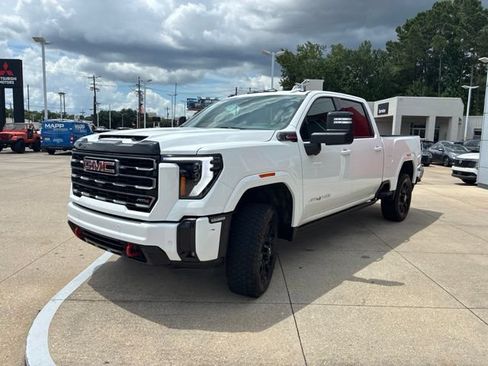 Used 2025 GMC Sierra 2500 AT4 w/ AT4 Premium Plus Package AWD/4WD image 3