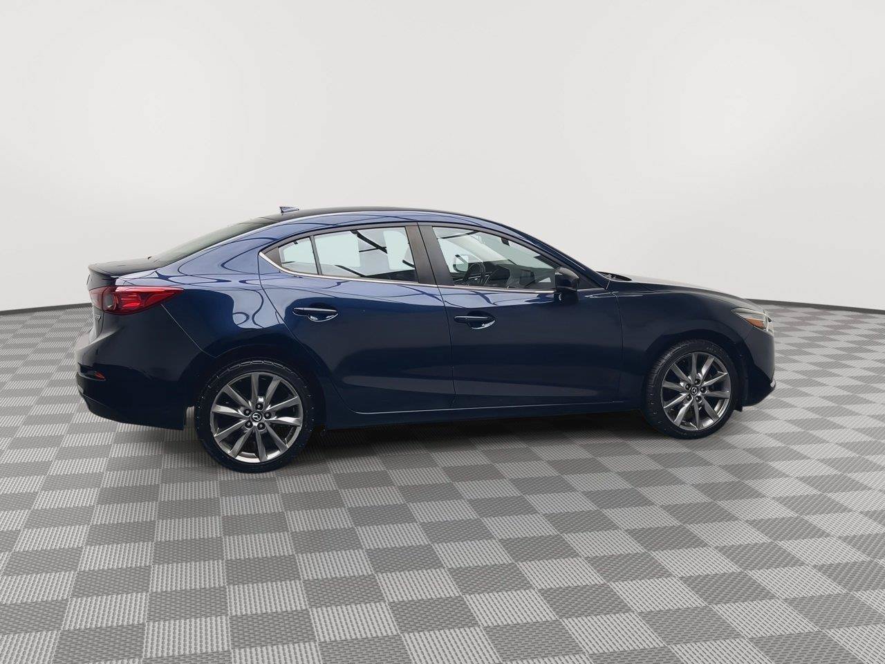 Used 2018 MAZDA MAZDA3 Touring FWD image 35