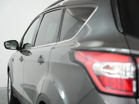 Used 2018 Ford Escape SE image 59