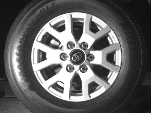 Used 2024 Toyota Tacoma SR5 AWD/4WD image 19