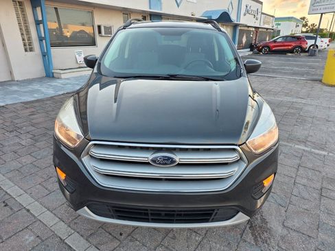 Used 2018 Ford Escape SE FWD image 5