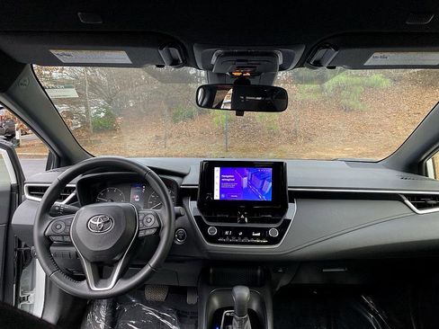 Used 2024 Toyota Corolla SE image 19