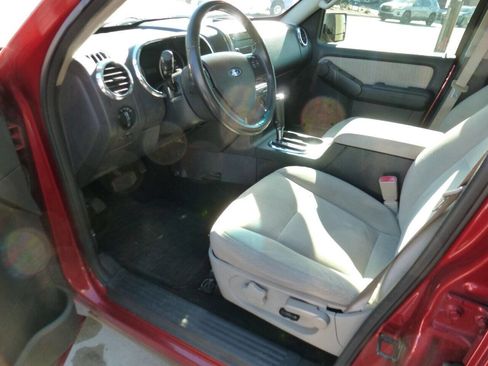 Used 2008 Ford Explorer XLT image 9