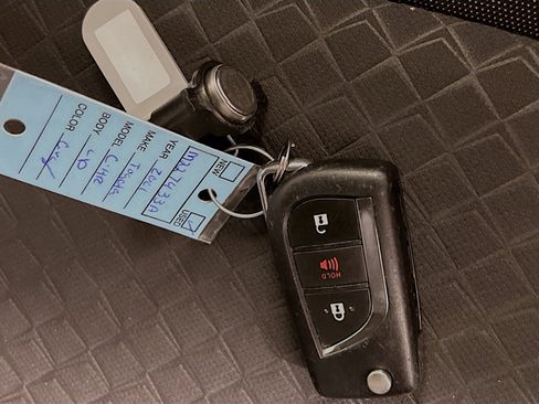 Used 2021 Toyota C-HR LE image 35