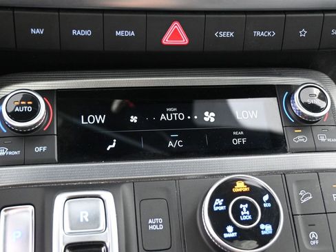 Used 2023 Hyundai Palisade Calligraphy image 15