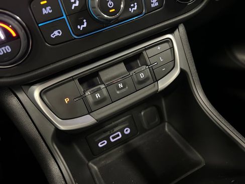 Certified 2023 GMC Terrain SLT w/ Infotainment Package II AWD/4WD image 26