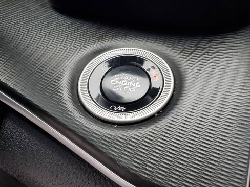 Used 2024 Jeep Grand Cherokee L Laredo image 18