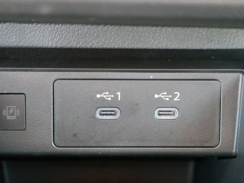 Certified 2025 Nissan Kicks SV image 33