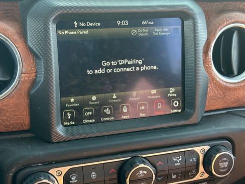 Used 2022 Jeep Gladiator Rubicon w/ LED Lighting Group AWD/4WD image 30