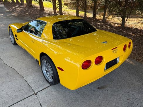 Used 2003 Chevrolet Corvette Z06 w/ Memory Package, 3 Drivers image 22