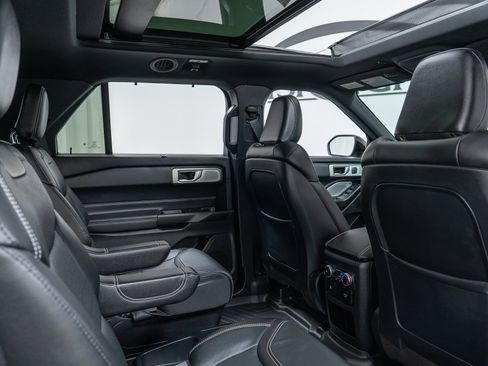 Used 2020 Ford Explorer ST w/ ST Street Pack image 23