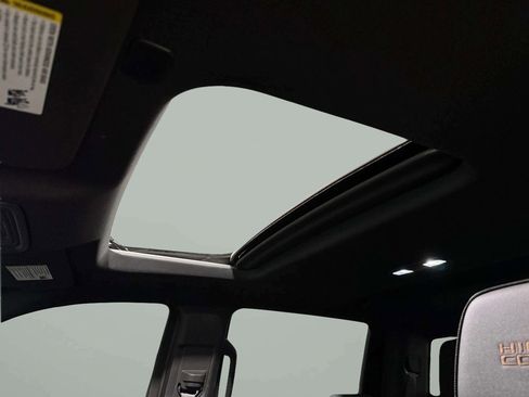 Used 2024 Chevrolet Silverado 2500 High Country w/ High Country Premium Package image 13