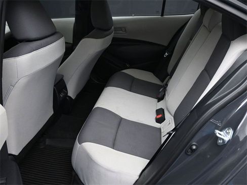 Used 2025 Toyota Corolla LE image 5