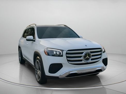 Used 2026 Mercedes-Benz GLS 450 4MATIC image 5