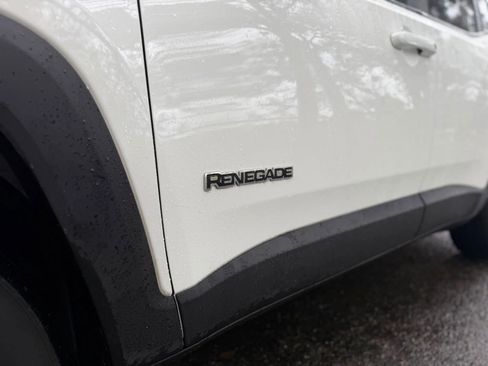 Used 2018 Jeep Renegade Latitude w/ UConnect 8.4 Nav Group image 38