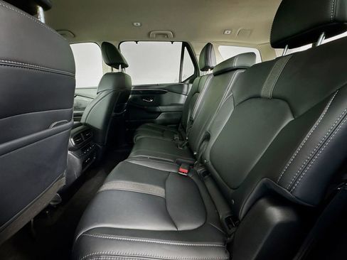 Used 2025 Honda Pilot EX-L image 32