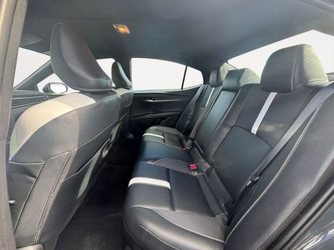 Used 2025 Toyota Camry SE image 11