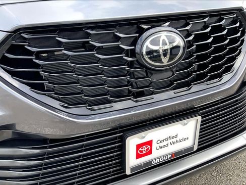 Used 2025 Toyota Highlander XSE image 29