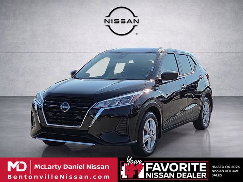 Used 2025 Nissan Kicks Play S FWD image 2