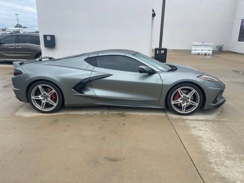 Used 2023 Chevrolet Corvette Stingray Premium Cpe w/ Z51 Performance Package RWD image 4
